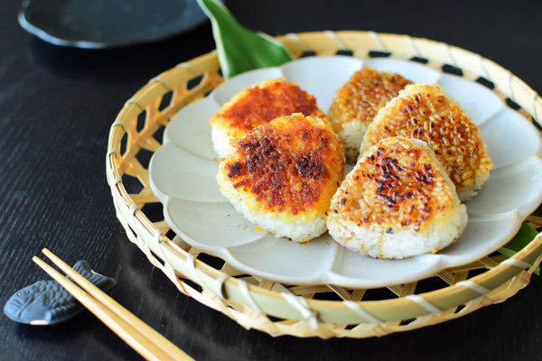 How To Make Yaki Onigiri (Grilled Japanese Rice Balls) In 2 Flavors-Japanese Taste