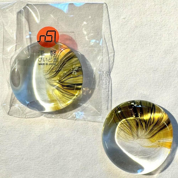 Aderia-Handmade-Glass-Chopsticks-Rest-Gold-Amber-Glass-Design-3-2025-10-15T06:22:45.956Z.jpg