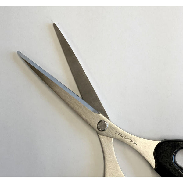 Canary-Arm-Wrestler-Multi-Purpose-Long-Blade-Heavy-Duty-Scissors-3-2025-04-25T04:44:59.522Z.jpg
