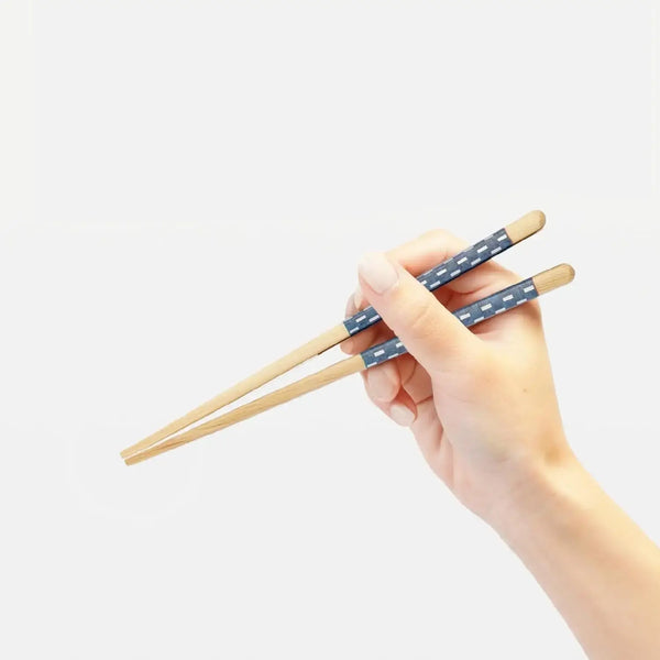 Children-s-Wooden-Chopsticks-Non-Slip-Easy-Grip-Blue-and-White-18cm-2-2026-03-19T09:09:06.936Z.webp