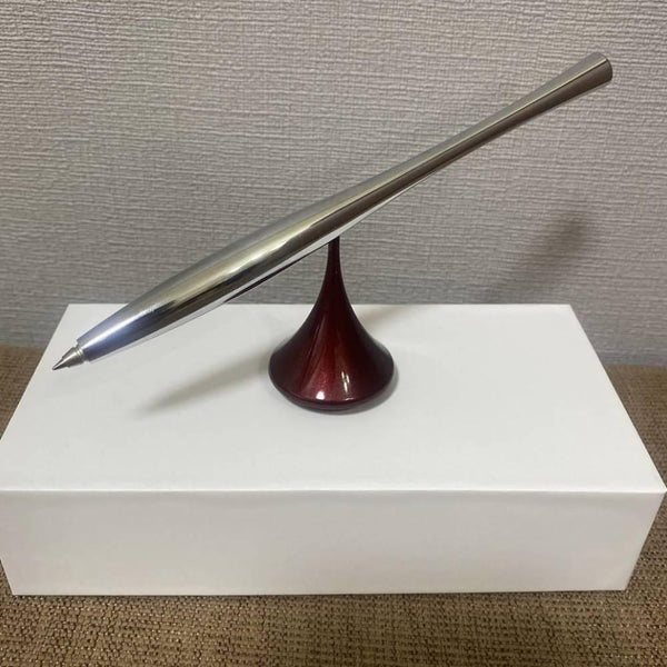 Delight-Labo-Metal-Float-Unique-Floating-Spinning-Pen-And-Pen-Holder-4-2025-09-03T02:13:57.382Z.jpg