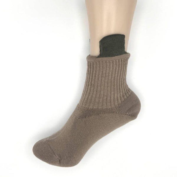 Easy-to-Wear-and-Remove-Warm-Crew-Socks-Gray-and-Brown-2-Pairs-4-2025-11-10T01:23:46.041Z.jpg