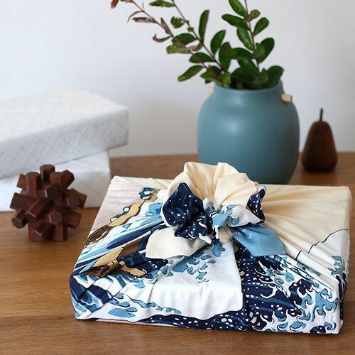 Furoshiki-Great-Wave-off-Kanagawa-Cotton-Wrapping-Cloth-104104cm-3-2025-04-17T02:18:43.262Z.jpg