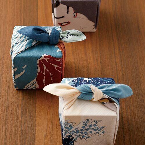 Furoshiki-Great-Wave-off-Kanagawa-Cotton-Wrapping-Cloth-48x48cm-2-2025-04-17T03:31:29.145Z.jpg
