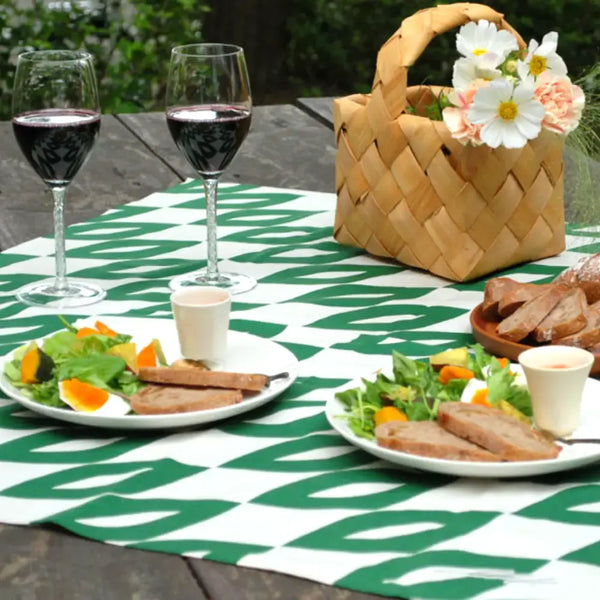 Furoshiki-Green-and-White-Pattern-Designed-Cotton-Wrapping-Cloth-90cm-5-2026-04-15T06:37:07.648Z.webp