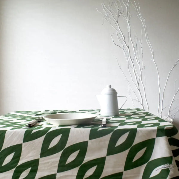 Furoshiki-Green-and-White-Pattern-Designed-Cotton-Wrapping-Cloth-90cm-6-2026-04-15T06:37:07.648Z.webp