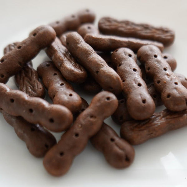 Ginbis Asparagus Chocolate Soaked Mini Asparagus Shaped Biscuits (Pack of 6)