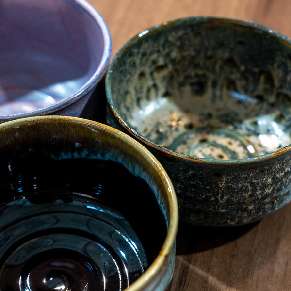 Hasami-Porcelain-Matchawan-Lightweight-Black-and-Brown-Matcha-Tea-Bowl-5-2025-08-12T03:20:10.645Z.jpg