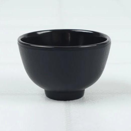 Iwachu-Cast-Iron-Sake-Cup-With-Black-Interior-Enamel-1-2025-07-17T00:54:59.630Z.jpg