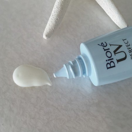 Kao-Biore-UV-Sarasara-Perfect-Milk-Sunscreen-SPF50+-PA++++-40ml-3-2024-08-14T05:07:22.913Z.jpg
