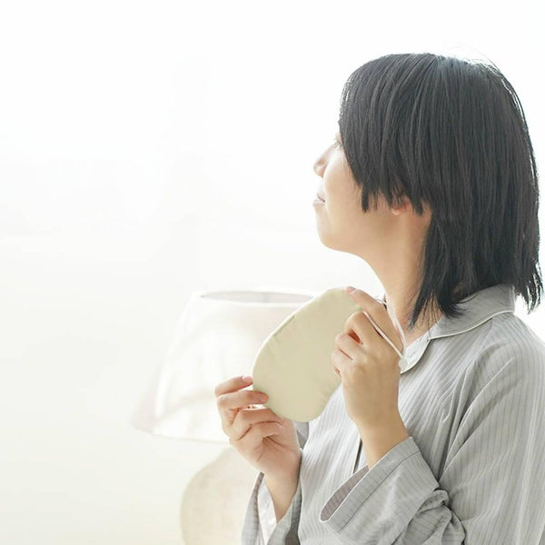 Kinuya-100%-Silk-Gentle-Sleep-Eye-Mask-For-Better-Sleep-Quality-4-2025-09-30T03:29:35.941Z.jpg