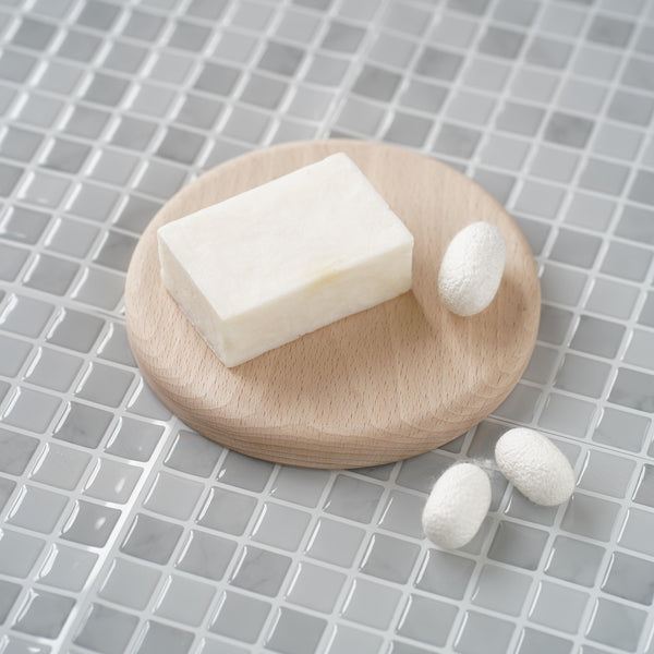 Kinuya-Silk-Soap-Moisturizing-Beauty-Soap-Bar-With-Silk-Powder-100g-4-2026-02-18T23:43:09.999Z.jpg