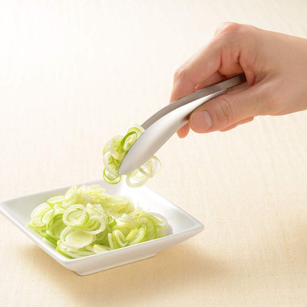 Leye-Narrow-Fingertip-Tongs-For-Toppings-and-Garnishes-4-2025-04-14T02:25:59.582Z.jpg