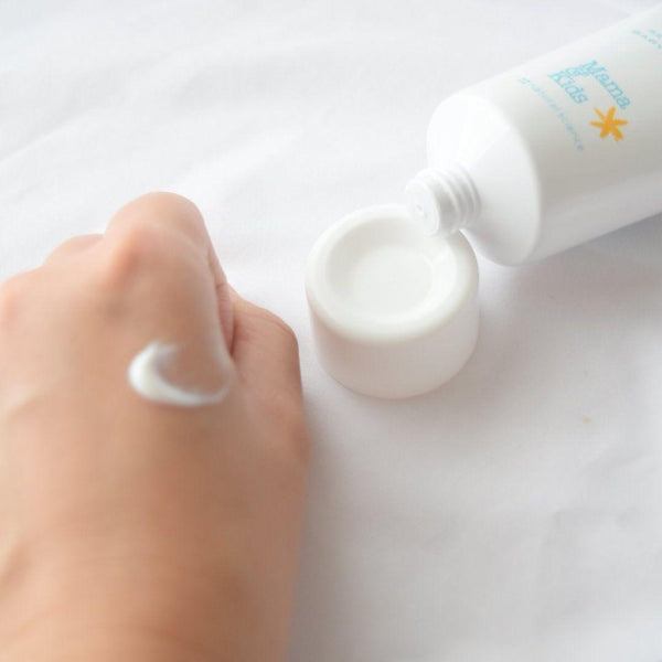Mama-and-Kids-Hypoallergenic-Waterproof-Milk-Sunscreen-SPF33-PA+++-80g-2-2025-04-30T02:37:53.149Z.jpg