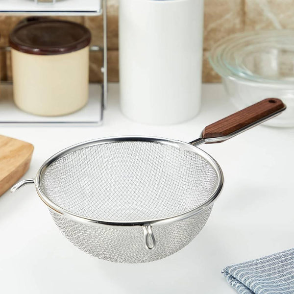 Minex-Wooden-Handled-Fine-Mesh-Strainer-Stainless-Steel-Sieve-180mm-4-2025-09-01T07:47:07.193Z.jpg