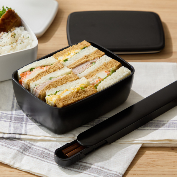 Minimalist Black Microwaveable Bento Lunch Box Big Capacity 600ml