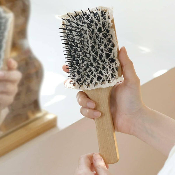 Natural-Silk-Moisturizing-Hair-Brush-Cover-For-Shiny-Hair-12-5cm-3-2025-10-01T04:22:45.139Z.jpg
