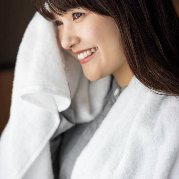 Oboro-Large-Fluffy-Bath-Towel-Ultra-Soft-Quick-Dry-Towel-65x130cm-2-2025-09-11T03:28:01.302Z.jpg
