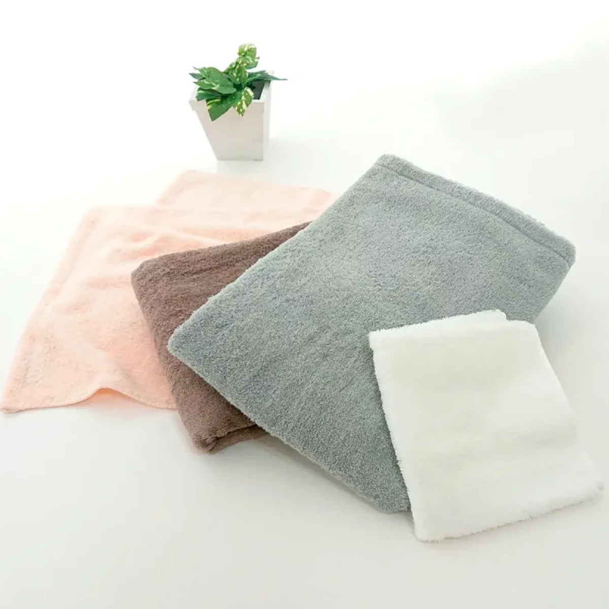 Orim-+-Care-Face-Towel-Skin-Friendly-Imabari-Towel-32-x-85-cm-1-2025-04-15T09:15:42.302Z.png