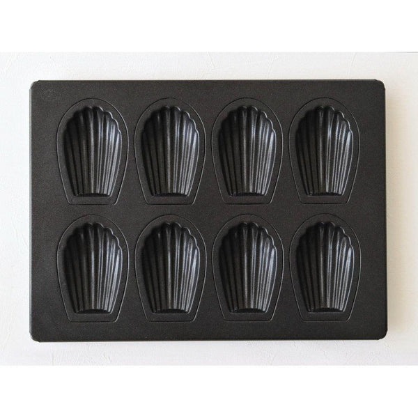 P-1-MSGA-MDLEIN-8W-Matsunaga Premium Madeleine Mold (Nonstick Madeleine Mold) 8 Wells.jpg
