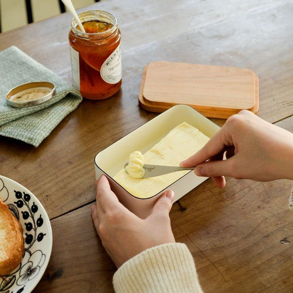 P-2-NODA-BUTDSH-200-Noda Horo Enamel Butter Dish with Wooden Lid 200g.jpg