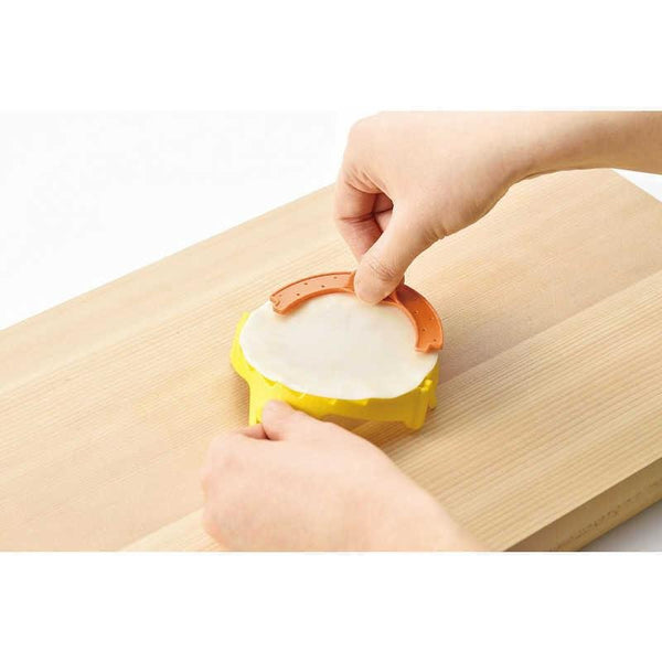 P-2-SHMO-GYOMKR-GD01-Shimomura Gyoza Shaping Mold Set (Japanese Dumplings Maker Kit).jpg