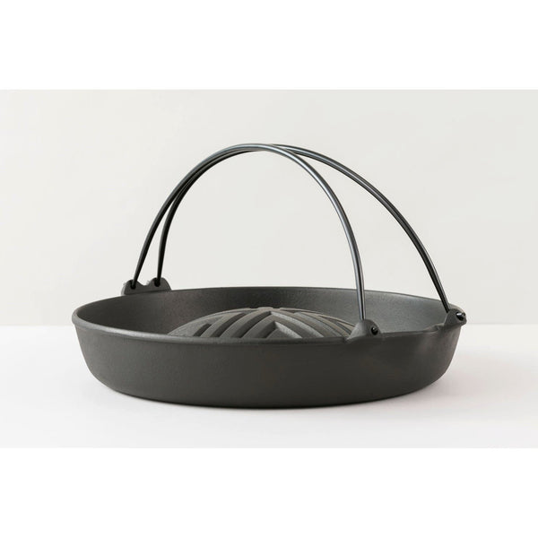 P-4-IWCH-JNGKAN-23006-Iwachu Cast Iron Jingisukan Grill Pot with Handle 23006.jpg