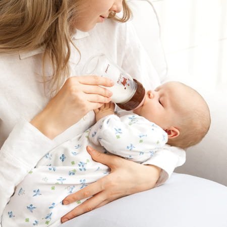 P-5-CMBI-TTOBOT-1-Combi Teteo Baby Bottle Breastfeeding Shaped Glass Bottle 160ml-2023-10-05T08:17:34.jpg