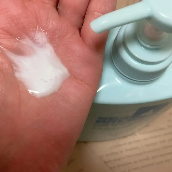 Sea-Breeze-Deodorizing-and-Cooling-Body-Wash-490ml-2-2026-04-09T06:47:27.375Z.webp