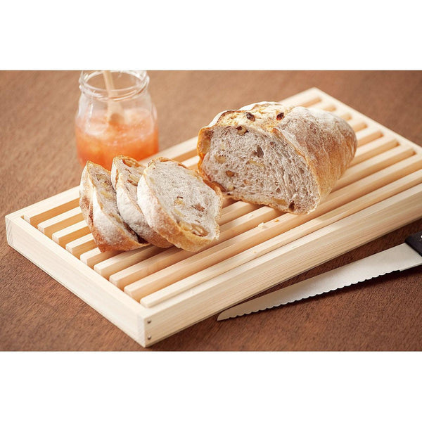 Shimanto-Hinoki-Cypress-Bread-Cutting-Board-2-2025-08-14T07:22:57.484Z.jpg