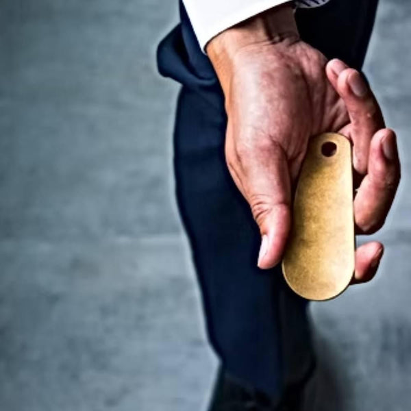Tanabe-Brass-Shoehorn-Textured-and-Matte-Finish-With-Gift-Box-4-2025-06-06T08:07:56.821Z.jpg