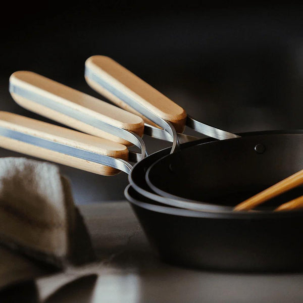 Wahei-Enzo-Non-Stick-Iron-Induction-Frying-Pan-2mm-Thick-6-2025-05-21T05:02:08.422Z.jpg