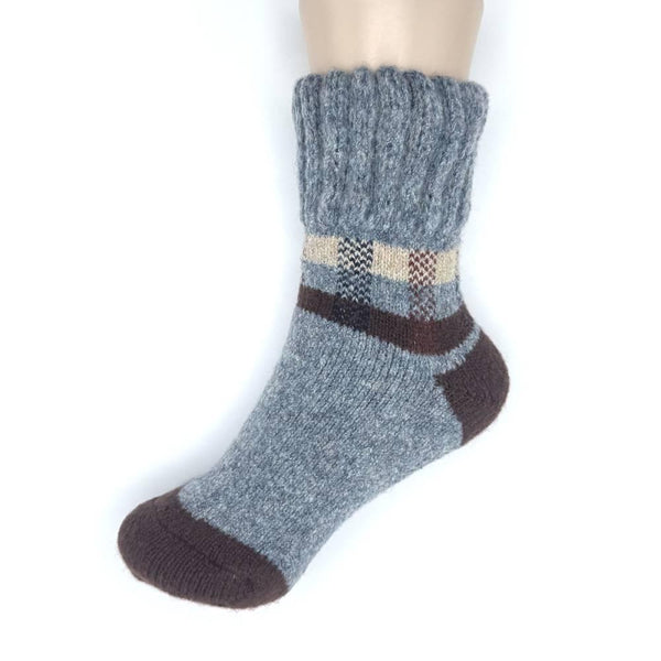 Winter-Wool-Thick-Crew-Socks-Gray-Checkered-Warm-Socks-2-2025-11-10T01:44:15.223Z.jpg