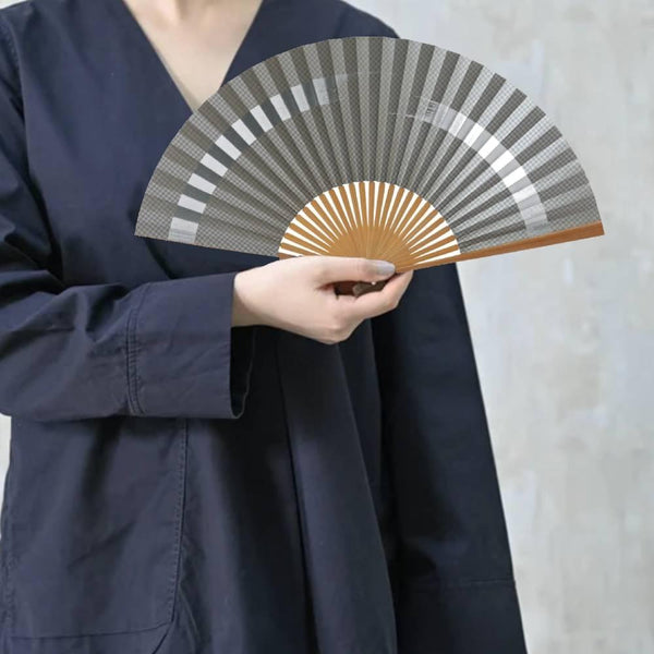 Yamani-Modern-Grey-Design-Stylish-Sensu-Handheld-Folding-Fan-22-5cm-2-2025-10-06T08:12:03.304Z.jpg