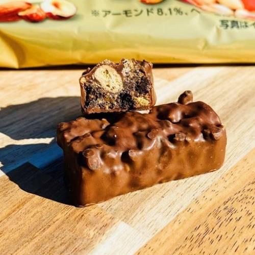 Mini barre de chocolat d'Halloween Yuraku Black Thunder 175g