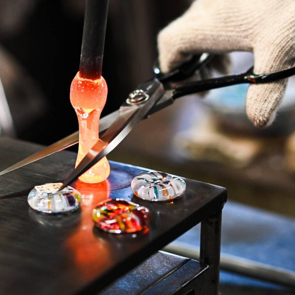 Aderia-Handmade-Glass-Chopsticks-Rest-Gold-Amber-Glass-Design-4-2025-10-15T06:22:45.955Z.jpg