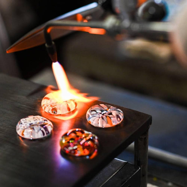 Aderia-Handmade-Glass-Chopsticks-Rest-Gold-Amber-Glass-Design-5-2025-10-15T06:22:45.956Z.jpg
