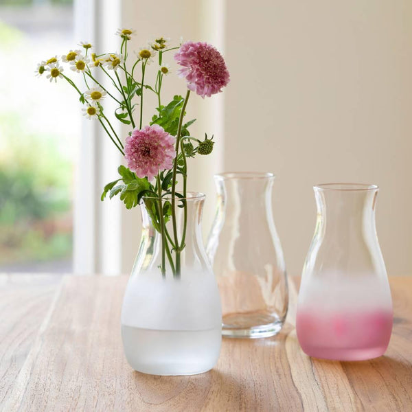 Aderia-Tebineri-Small-Glass-Flower-Vase-Frosted-Pink-Finish-129mm-3-2025-09-08T08:00:17.835Z.jpg