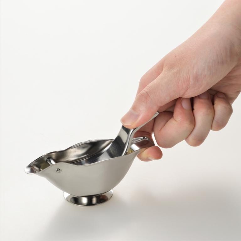 Akagawa-Bird-Shaped-Lemon-Juicer-Stainless-Steel-Citrus-Squeezer-and-Pourer-1-2025-04-17T02:40:29.982Z.jpg