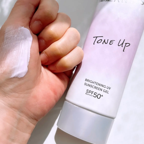 Anessa-Skin-Brightening-UV-Sunscreen-Gel-N-SPF50+-PA++++-90g-3-2026-04-30T08:34:28.846Z.png