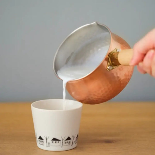 Chitose-Wooden-Handled-Hammered-Copper-Milk-Pan-With-Pouring-Lip-12cm-3-2026-02-19T08:24:28.616Z.webp