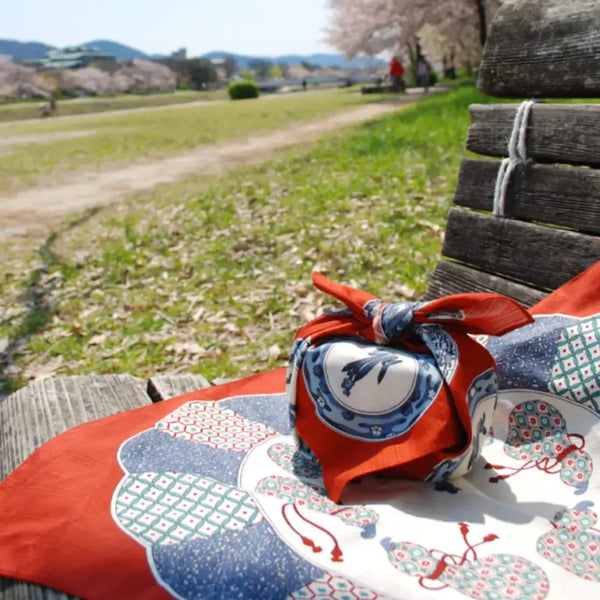 Furoshiki-Imari-Plate-Gourd-Pattern-Red-Cotton-Wrapping-Cloth-50cm-3-2026-04-15T03:57:09.260Z.webp