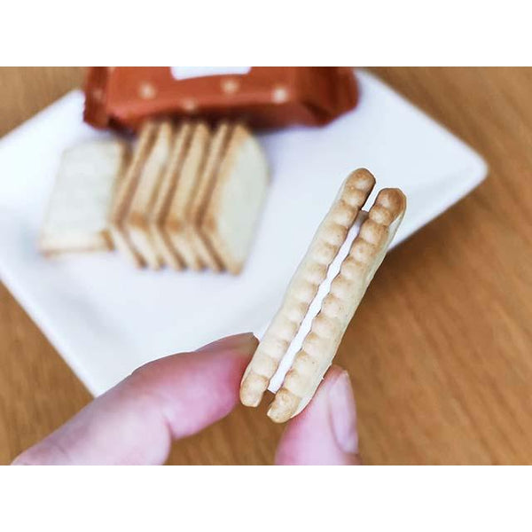 Glico-Bisco-Maple-Syrup-Flavored-Cream-Sandwich-Biscuits-15-Pieces-Pack-of-5-4-2025-06-23T07:51:31.589Z.jpg