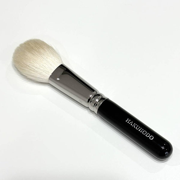 Hakuhodo-Japanese-Makeup-Brush-for-Cheek-Makeup-J110-3-2025-08-27T06:33:25.106Z.jpg