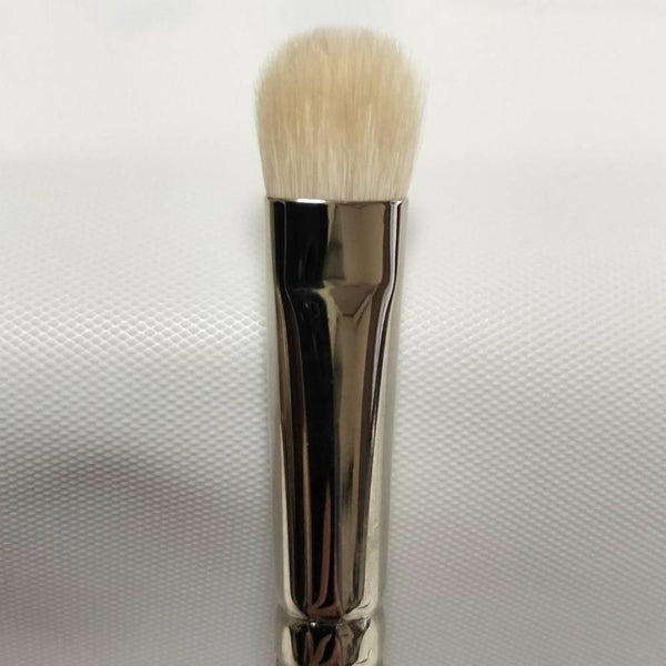 Hakuhodo-Japanese-Makeup-Brush-for-Eyeshadow-J142-3-2025-09-01T06:24:35.067Z.jpg