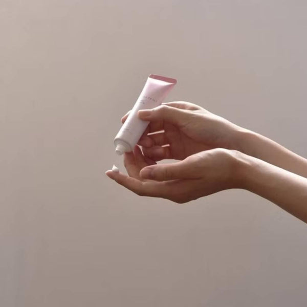 Hana-To-Mi-Hand-Cream-Baika-Sweet-Floral-Lavender-x-Rose-50g-2-2025-09-30T02:26:37.973Z.jpg