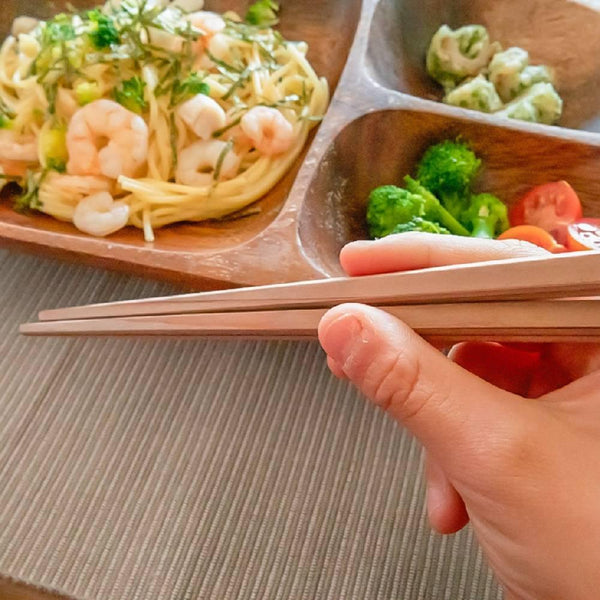 Handcrafted-Children-s-Chopsticks-Unbleached-Natural-Sugi-Cedar-18cm-3-2025-10-03T06:46:23.627Z.jpg