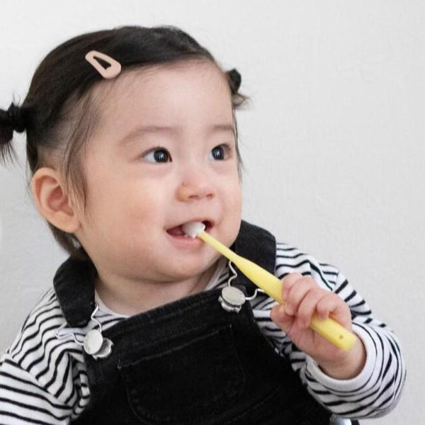 Hapico-Step-1-Baby-Toothbrush-Easy-360-Degree-First-Tooth-Brush-Yellow-2-2025-08-15T07:48:22.536Z.jpg