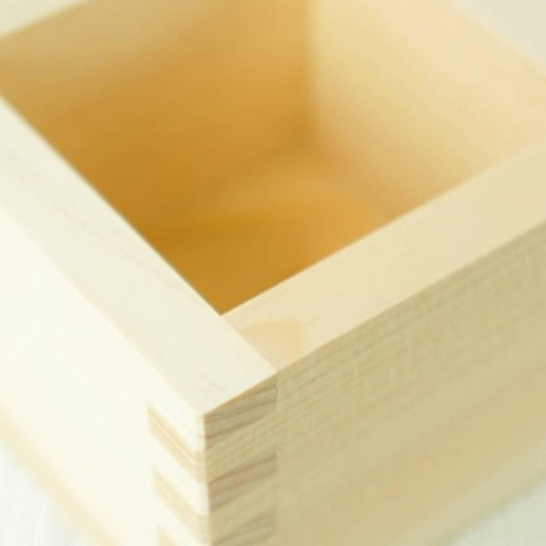 Hinoki-Masu-Japanese-Cypress-Wooden-Sake-Cup-Daruma-Design-3-2025-06-11T02:56:34.466Z.jpg
