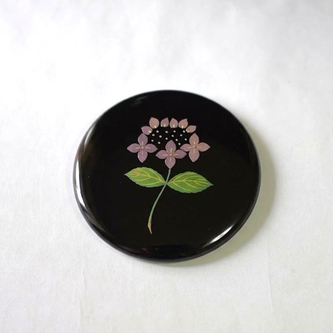 Miroir à main compact Isuke Miroir en laque à motif hortensia avec sac